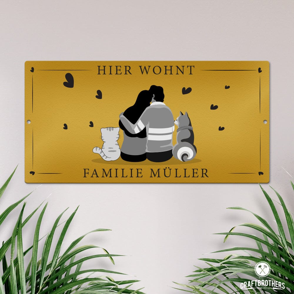 Türschild We are family - Paar mit Katze und Hund (personalisierbar) Türschilder Craftbrothers