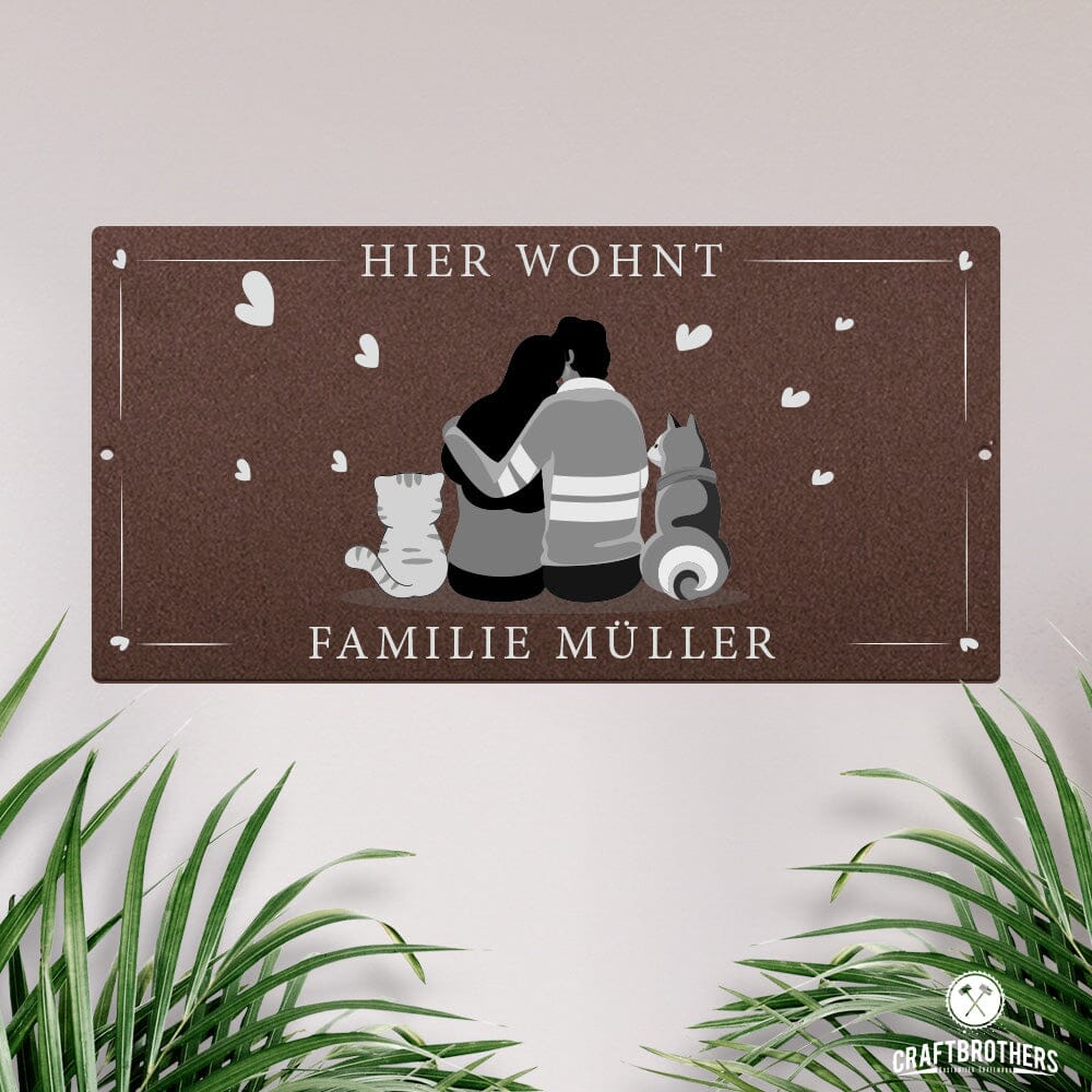 Türschild We are family - Paar mit Katze und Hund (personalisierbar) Türschilder Craftbrothers