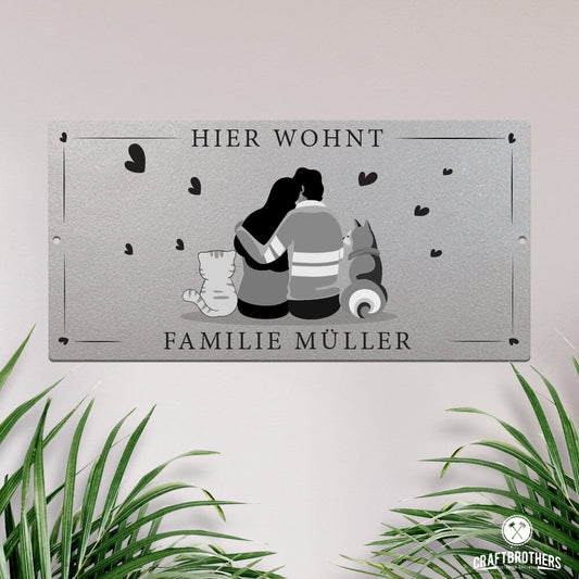 Türschild We are family - Paar mit Katze und Hund (personalisierbar) Türschilder Craftbrothers