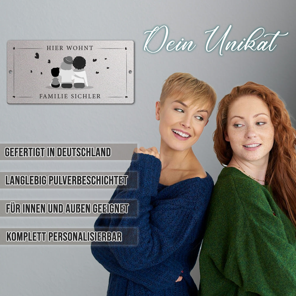 Türschild We are family - Zwei Frauen mit Sohn (personalisierbar)