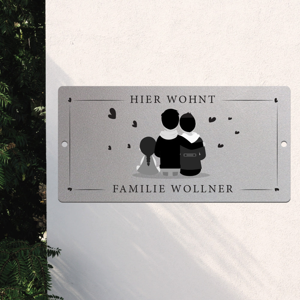 Türschild We are family - Zwei Männer mit Tochter (personalisierbar)