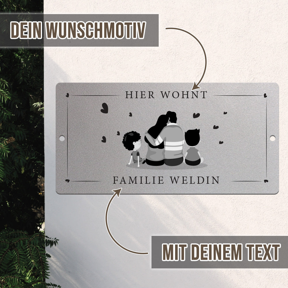 Türschild We are family - Eltern und 2 Söhne (personalisierbar)