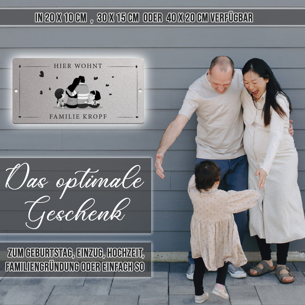 Türschild We are family - Eltern, 2 Töchter (personalisierbar)