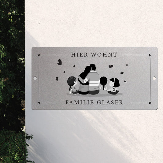 Türschild We are family - Eltern, 3 Töchter (personalisierbar)