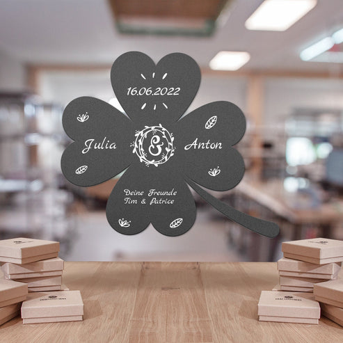 Ausgefallenes Hochzeitsgeschenk: Glückskleeblatt II zur Hochzeit - personalisierbar Dekoartikel Craftbrothers