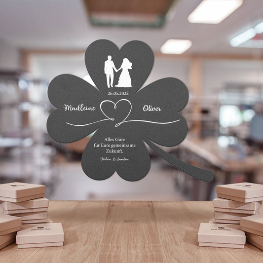 Ausgefallenes Hochzeitsgeschenk: Glückskleeblatt IV zur Hochzeit - personalisierbar Dekoartikel Craftbrothers