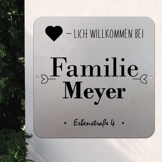 personalisierbares Türschild - Herzlich willkommen bei im edlen Klassiklook