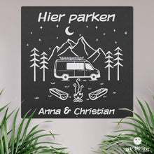Laden Sie das Bild in den Galerie-Viewer, Campingschild - Hier parken (personalisierbar) Craftbrothers 