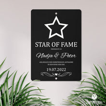 Laden Sie das Bild in den Galerie-Viewer, personalisierbare Tafel zur Hochzeit - Star of Fame aus edlem Stahl Tafel Craftbrothers 