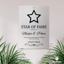 Laden Sie das Bild in den Galerie-Viewer, personalisierbare Tafel zur Hochzeit - Star of Fame aus edlem Stahl Tafel Craftbrothers 