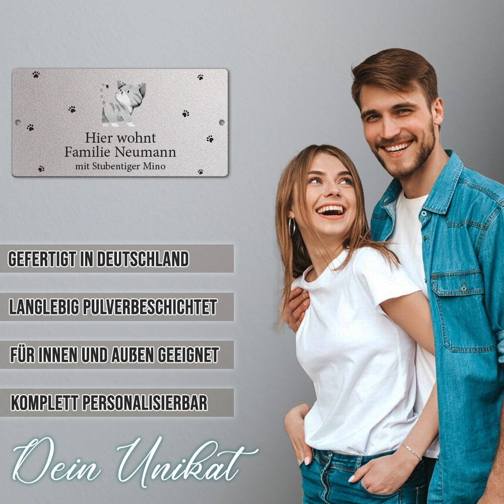 Türschild Familie mit Katze - Bei diesem Türschild wird auch Euer Stubentiger bedacht.