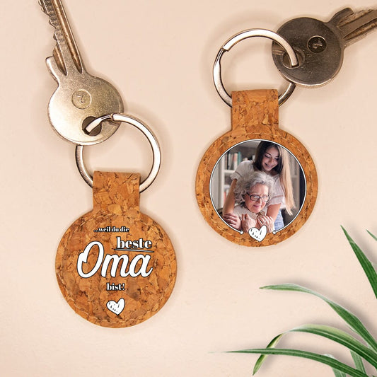 Personalisierter Kork-Schlüsselanhänger - Weil du die beste Oma bist Craftbrothers 