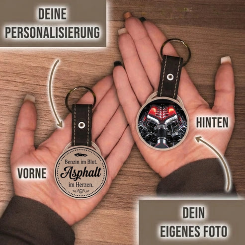 Personalisierter Foto-Schlüsselanhänger "Benzin im Blut. Asphalt im Herzen." Craftbrothers