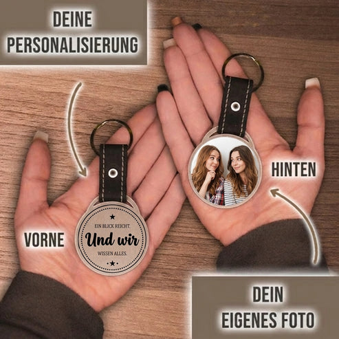 Personalisierter Foto-Schlüsselanhänger "Ein Blick reicht. Und wir wissen alles." Craftbrothers