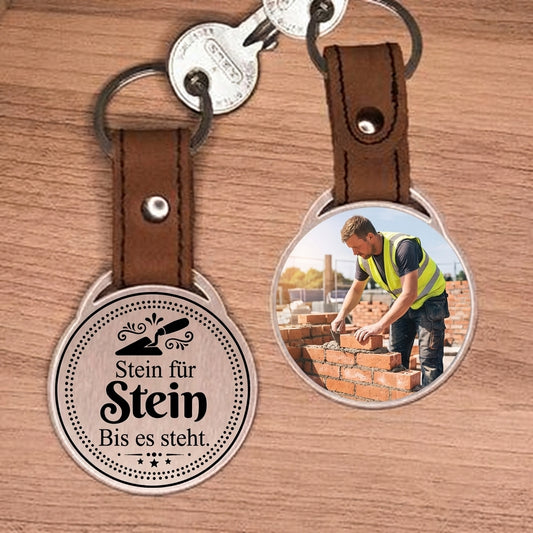 Personalisierter Foto-Schlüsselanhänger "Stein für Stein. Bis es steht." Craftbrothers