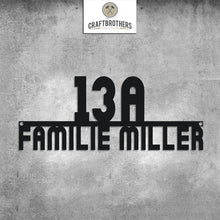 Laden Sie das Bild in den Galerie-Viewer, Hausnummer-Türschild &quot;Modern&quot; mit Familiennamen aus edlem Stahl (personalisierbar) Craftbrothers 