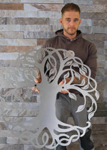 Laden Sie das Bild in den Galerie-Viewer, Tree of Life - Lebensbaum (personalisierbar mit Gravur) Regular Herzau 